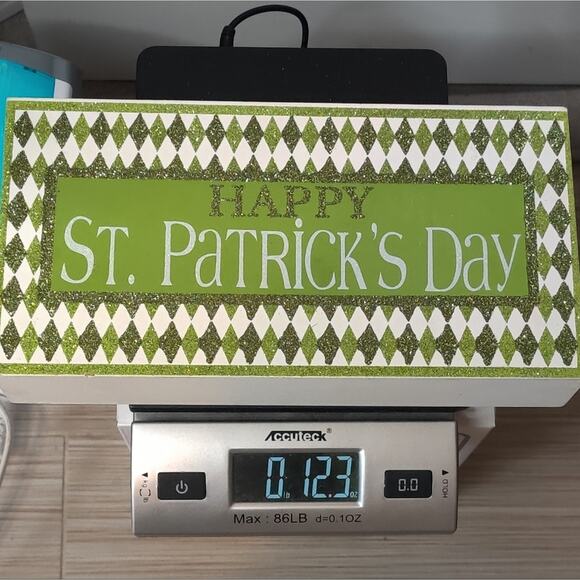 Collections‎ Green Glitter Happy St. Patrick's Day Wooden Tabletop Decor Sign - Picture 12 of 12